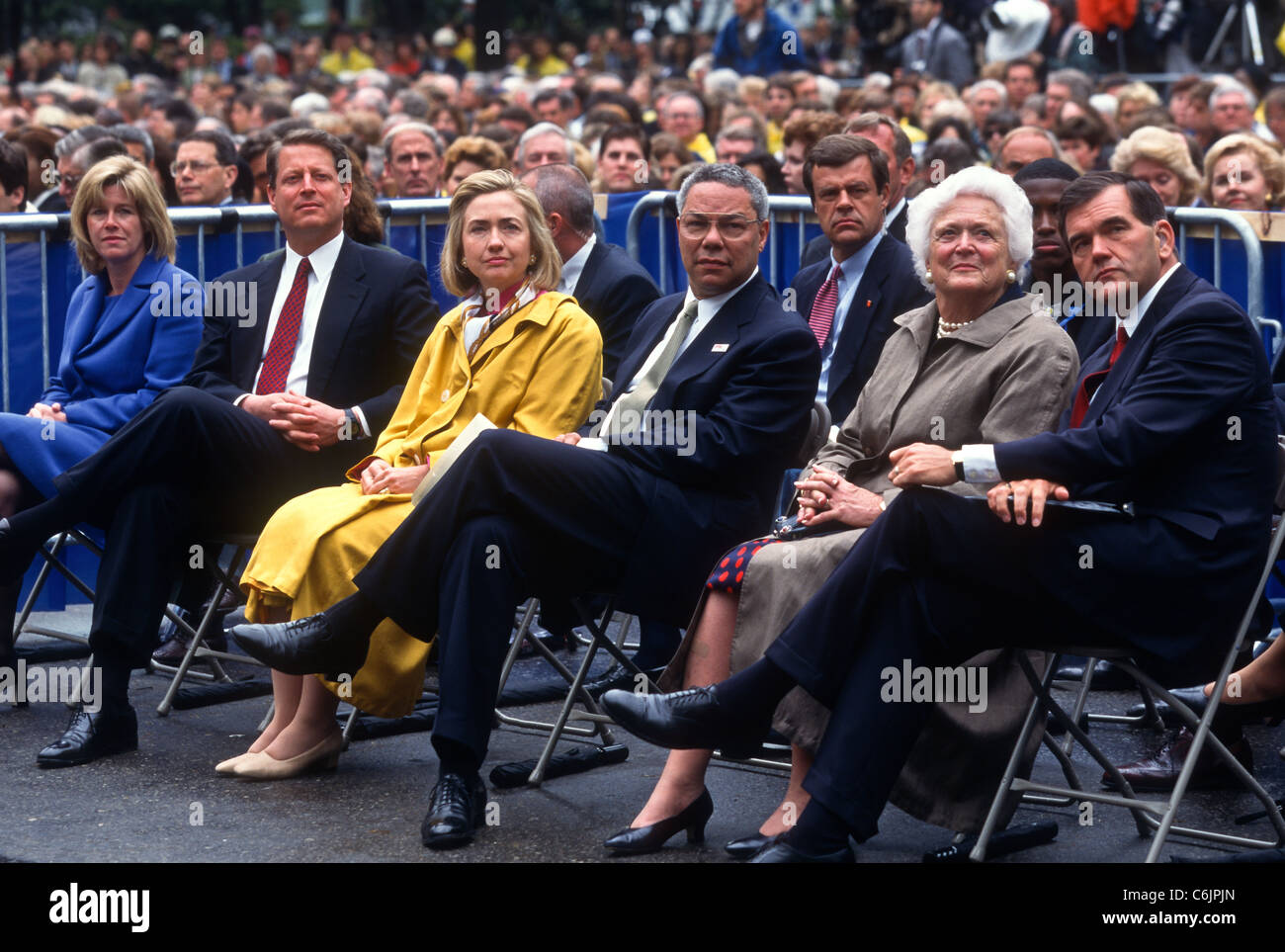 Tipper & Al Gore, Hillary Clinton, Colin Powell, Barbara Bush and Tom Ridge attend the Presidents Summit for America's Future Stock Photo