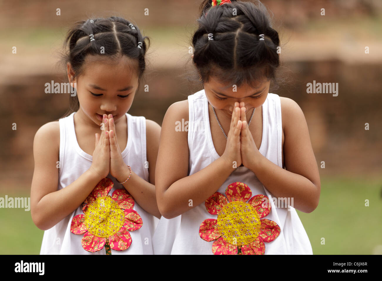 Thai young girls hi-res stock photography and images - Alamy