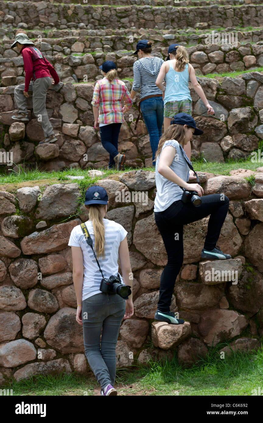 Machu picchu people girl hi-res stock photography and images - Alamy