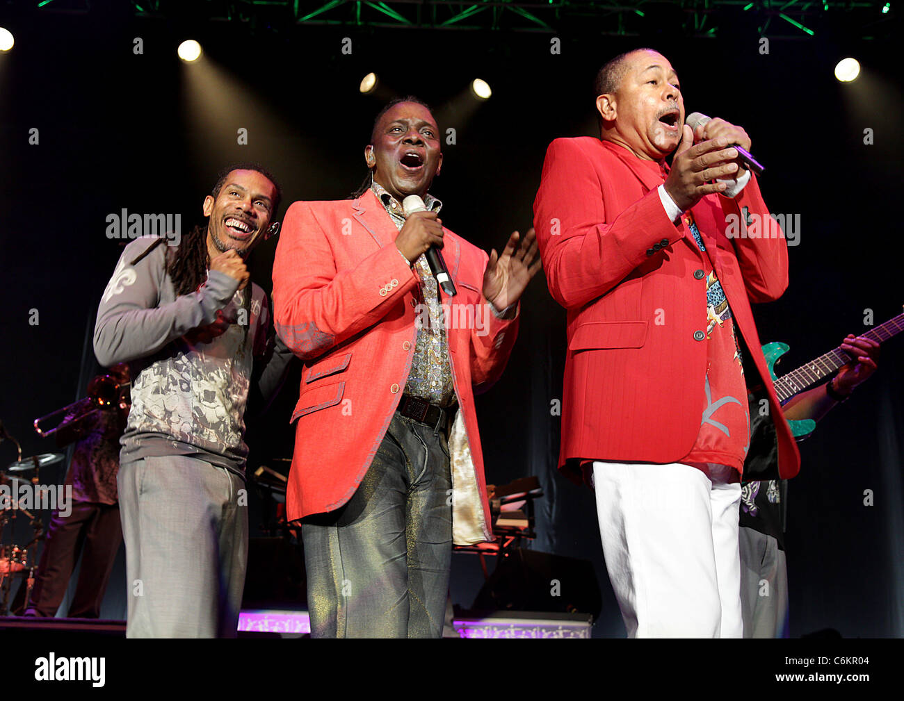 Verdine White, Philip Bailey and Ralph Johnson, of Earth, Wind and Fire performing at the Manchester Evening News Arena Stock Photo