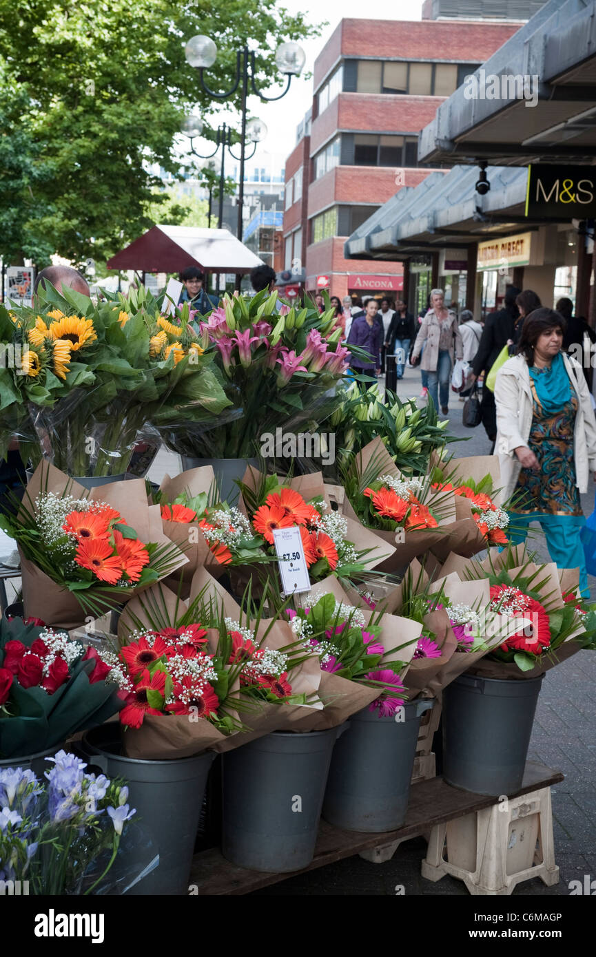 Shoppers in harrow town centre hires stock photography and images Alamy