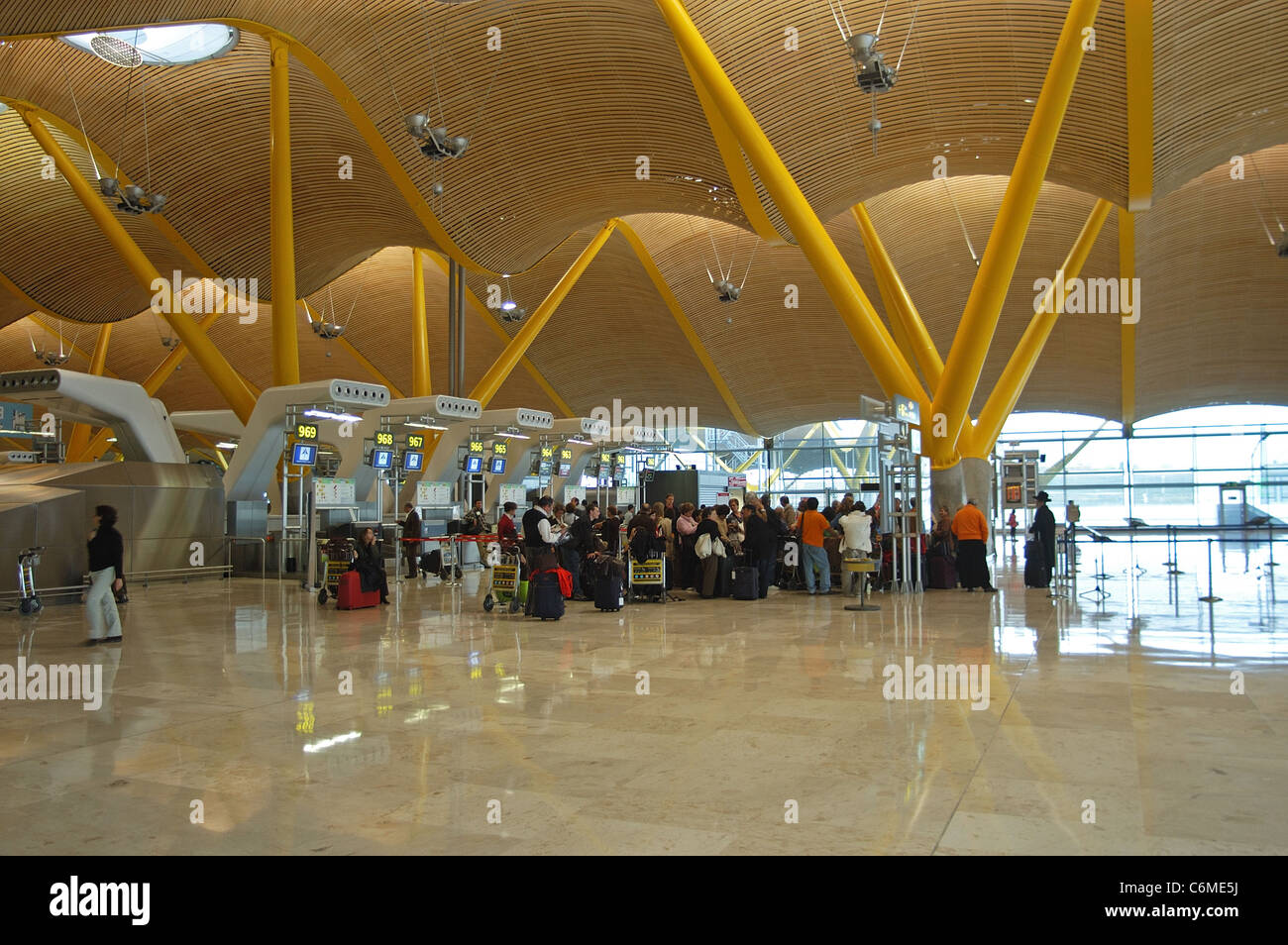 Terminal 4 madrid barajas airport hires stock photography and images