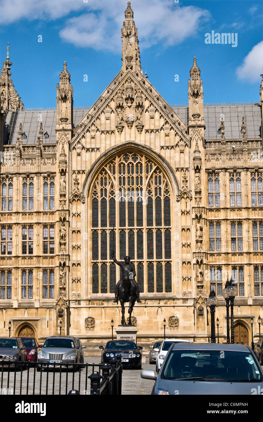 Statue outside parliament hires stock photography and images Alamy