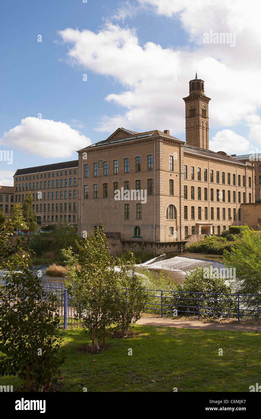 Sir Titus Salt's Saltaire woolen and textile mill, Shipley, West Yorkshire, England, UK Stock Photo