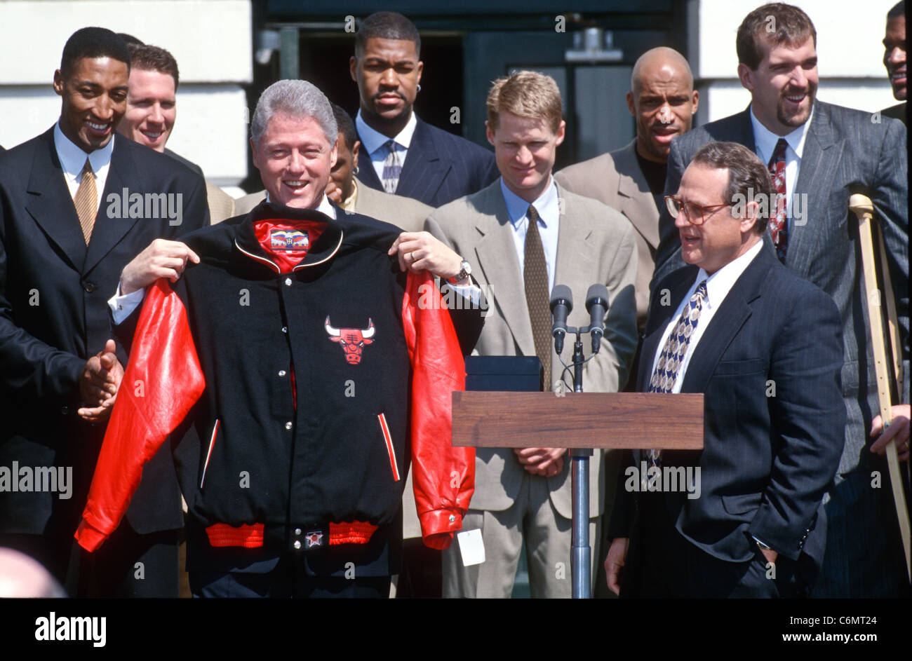 Jerry reinsdorf hi-res stock photography and images - Alamy