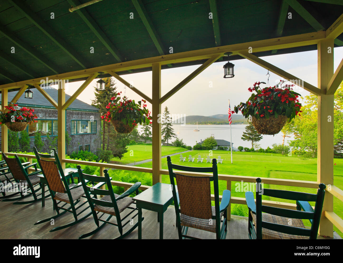 Front porch america hi-res stock photography and images - Alamy