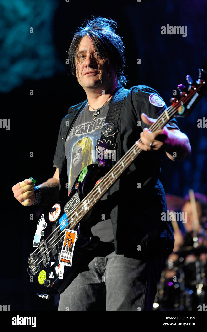 Goo goo dolls bass player Clearance