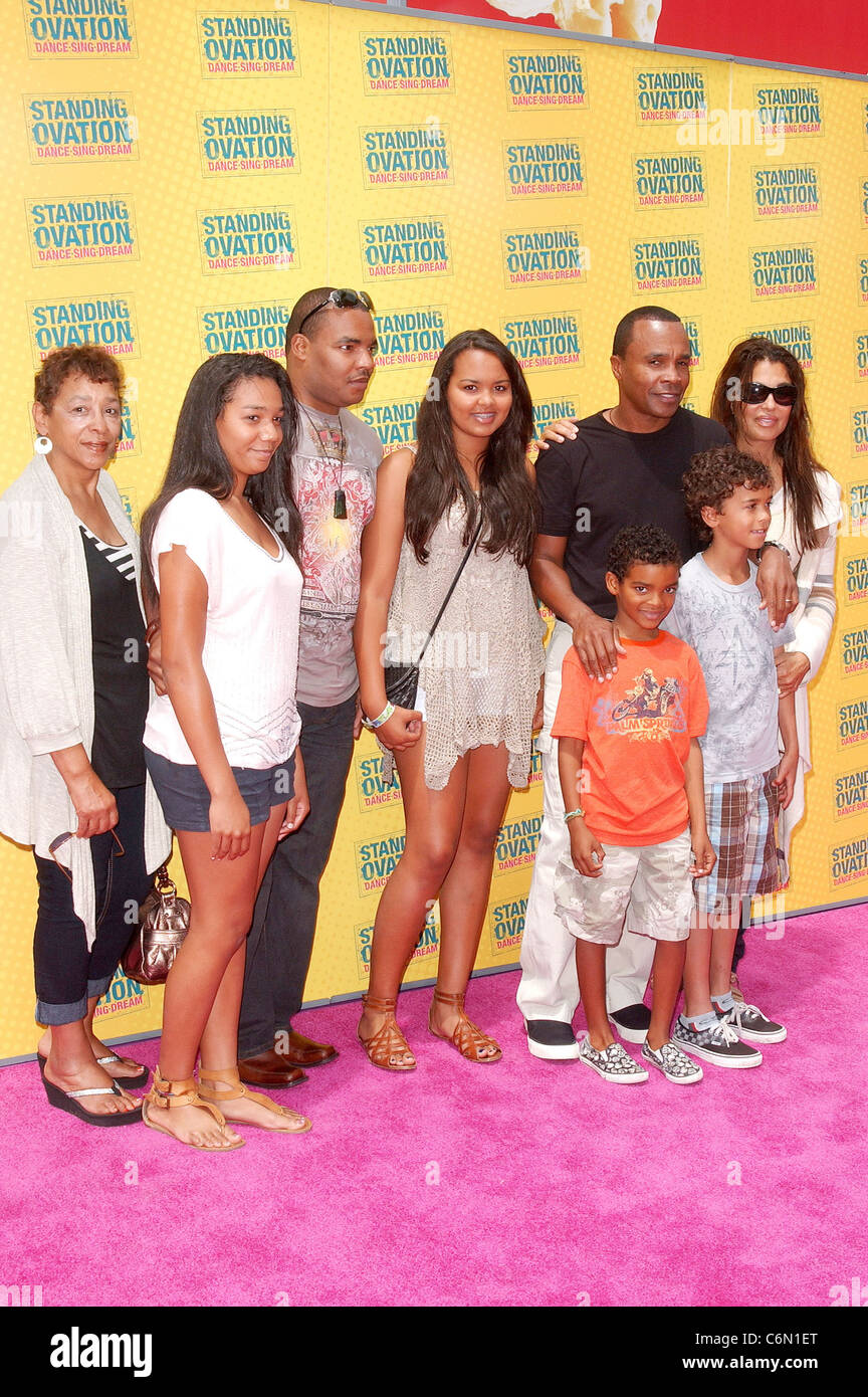 Sugar ray leonard family standing hires stock photography and images