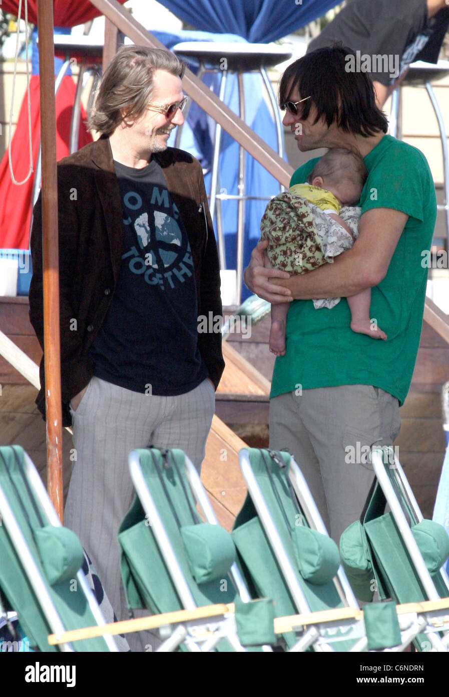 Jim Carrey And Grandson Hi res Stock Photography And Images Alamy jim-carrey-and-grandson-hi-res-stock-photography-and-images-alamy