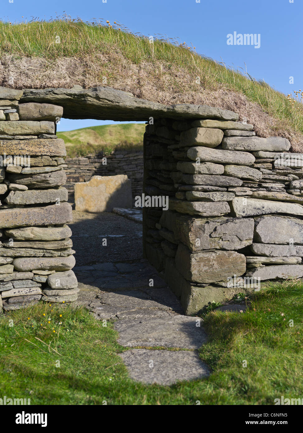 dh Knap of Howar PAPA WESTRAY ORKNEY Bronze age neolithic house entrance prehistorical settlements uk settlement islands Stock Photo