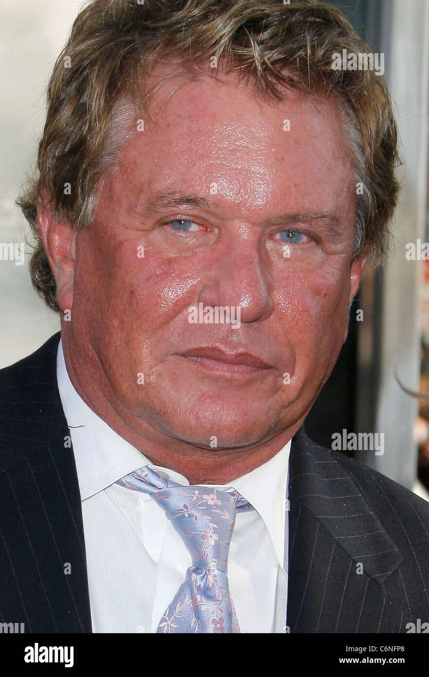 Tom Berenger Warner Bros. Pictures' Los Angeles Premiere of 'Inception' held at the Grauman's Chinese Theatre Hollywood, Stock Photo