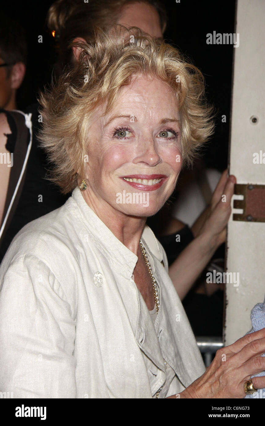 Holland Taylor From The Tv Show Two And A Half Men Cast Change The Stock Photo Alamy Holland Taylor From The Tv Show Two And A Half Men Cast Change The Stock Photo Alamy