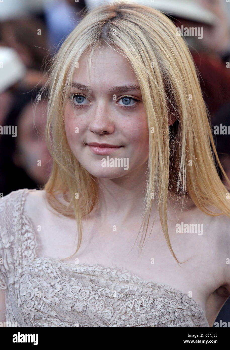 Dakota Fanning 2010 Los Angeles Film Festival - Premiere of 'The Twilight  Saga: Eclipse' held at Nokia Theatre LA Live Stock Photo - Alamy