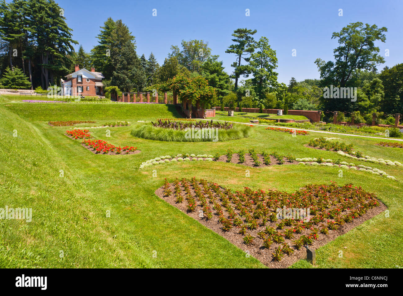 vanderbilt-mansion-gardens-6000x4000