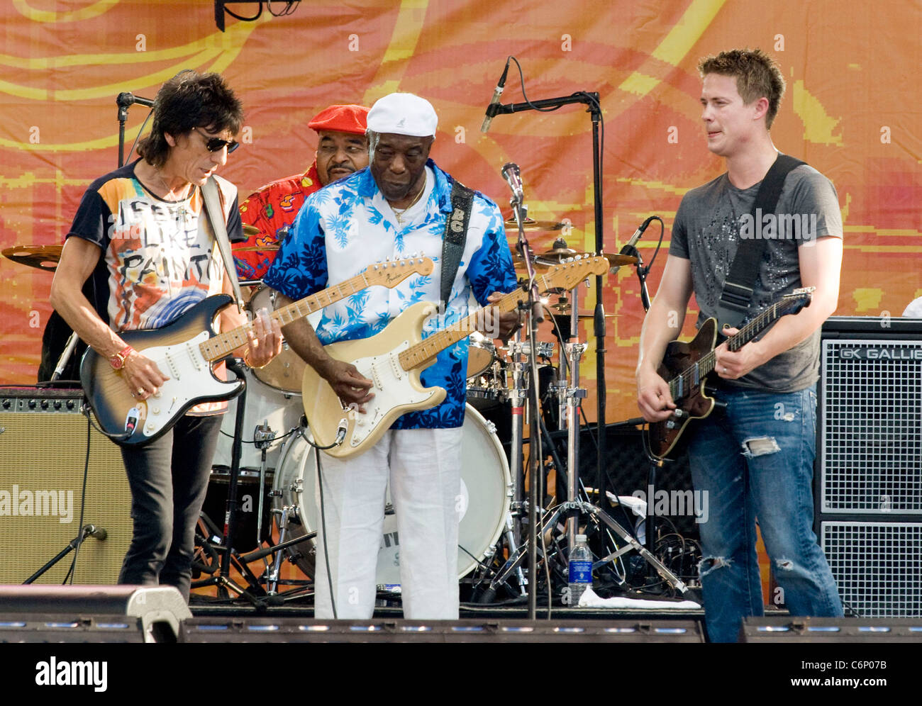 Ronnie Wood, Buddy Guy and Johnny Lang Crossroads Guitar Festival 2010 at  Toyota Park llinois, Chicago, USA - 26.06.10 Stock Photo - Alamy
