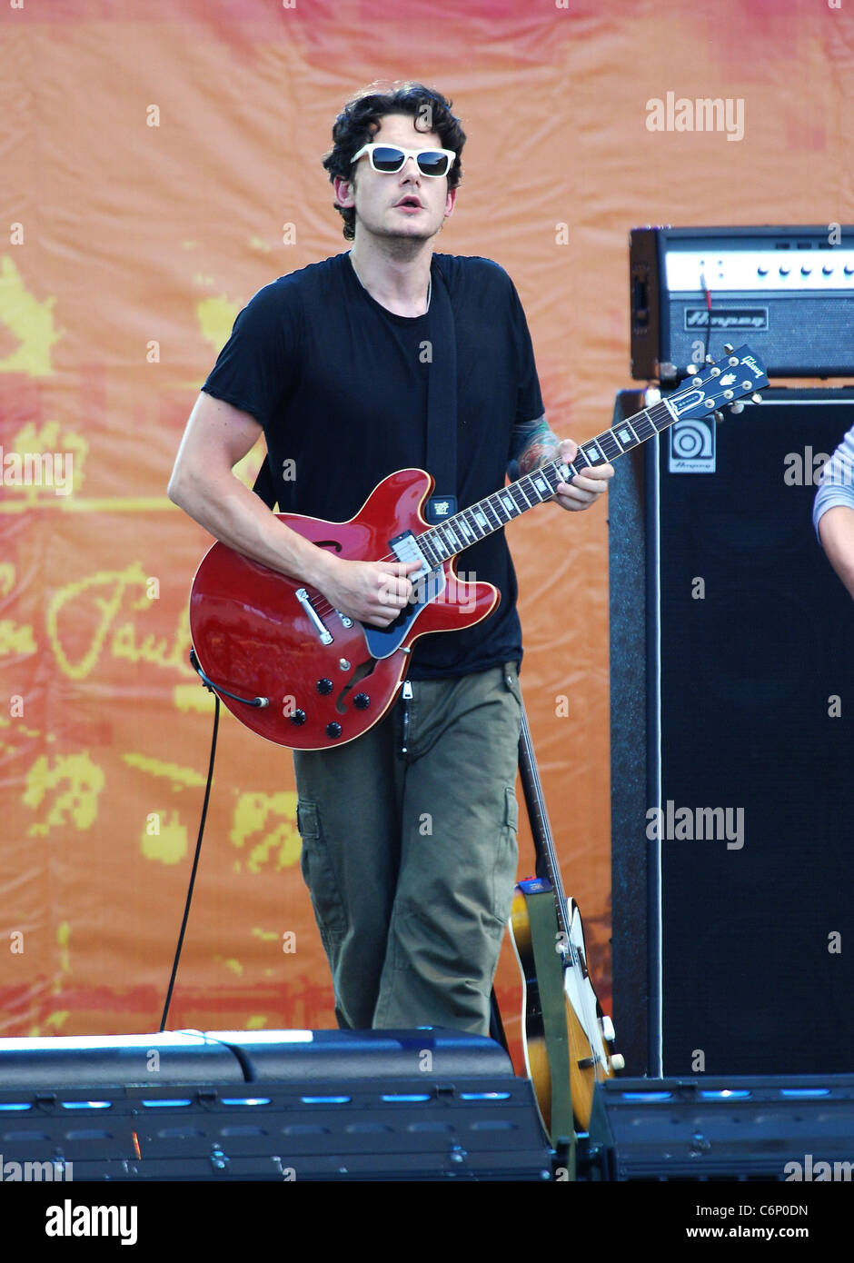 John Mayer Crossroads Guitar Festival 2010 at Toyota Park llinois, Chicago,  USA - 26.06.10 Stock Photo - Alamy