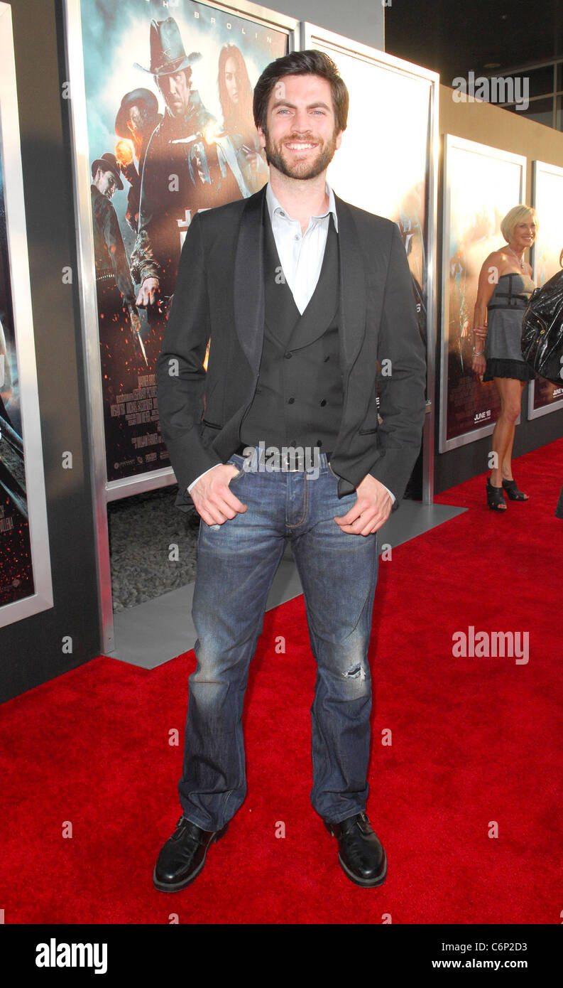 wesley-bentley-world-premiere-of-jonah-hex-held-at-arclight-cinerama