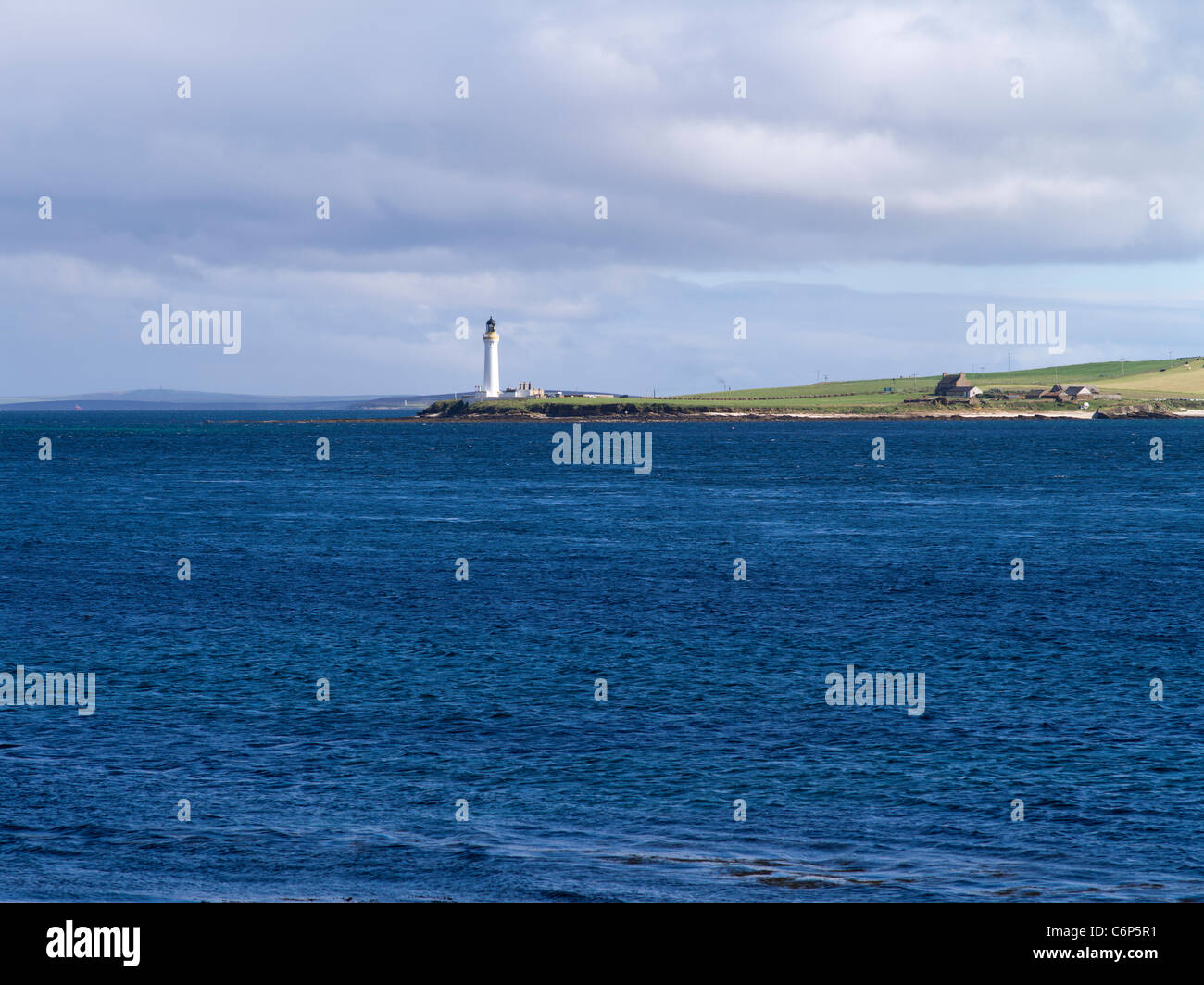 dh Hoy High lighthouse GRAEMSAY ORKNEY Scapa Flow lighthouse Graemsay Cleastrain Sound uk coast Stock Photo
