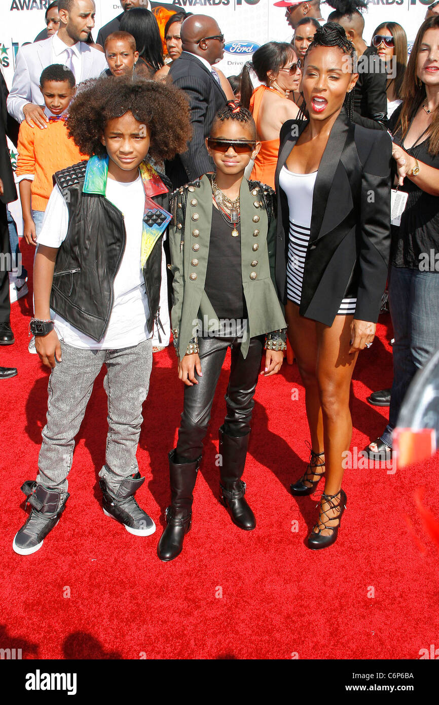 Jaden Smith Willow Smith And Jada Pinkett Smith 2010 Bet Awards Held At The Shrine Auditorium Los Angeles California Stock Photo Alamy