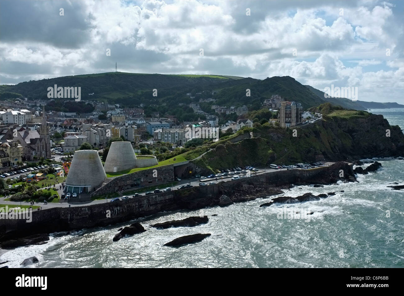 ilfracombe-and-the-landmark-theatre-north-devon-england-stock-photo