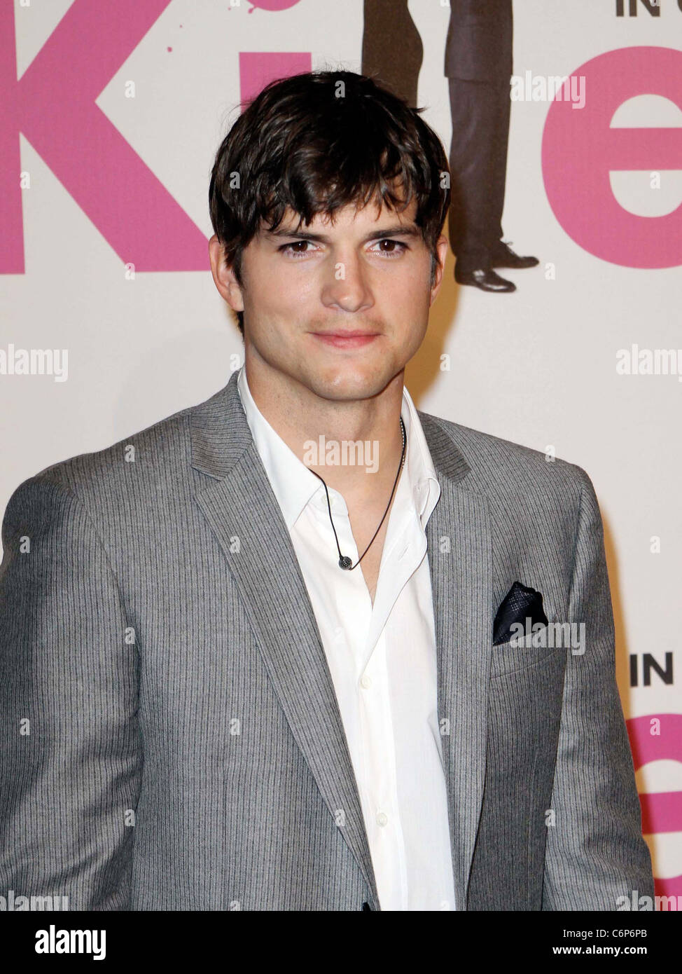 Ashton Kutcher The Sydney Premiere of 'killers' held at Event Cinemas -  Arrivals Sydney, Australia - 18.07.10 Stock Photo - Alamy, image size:974x1390