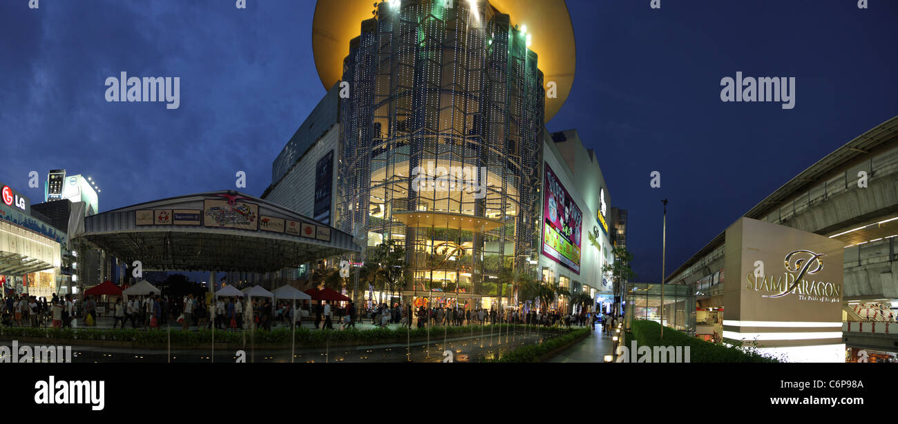 Siam paragon shopping mall hi-res stock photography and images - Alamy