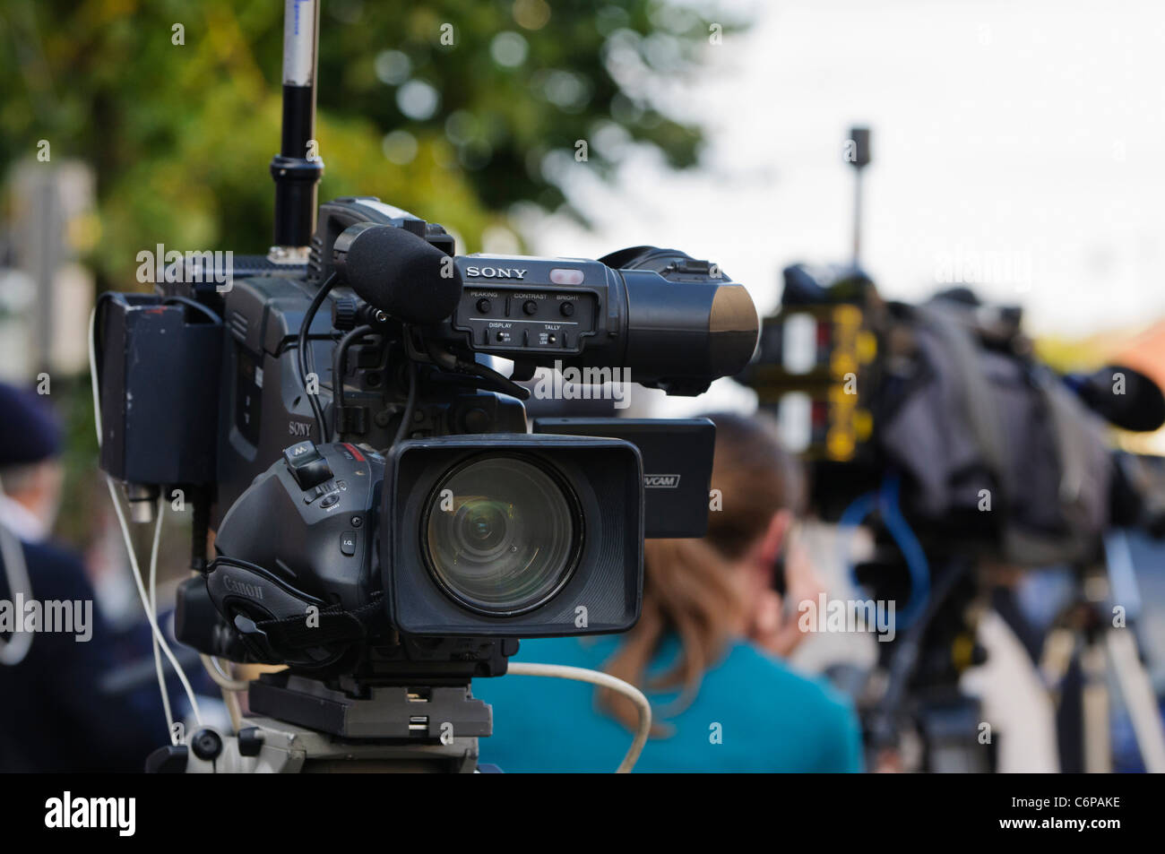 Sony tv camera hires stock photography and images Alamy