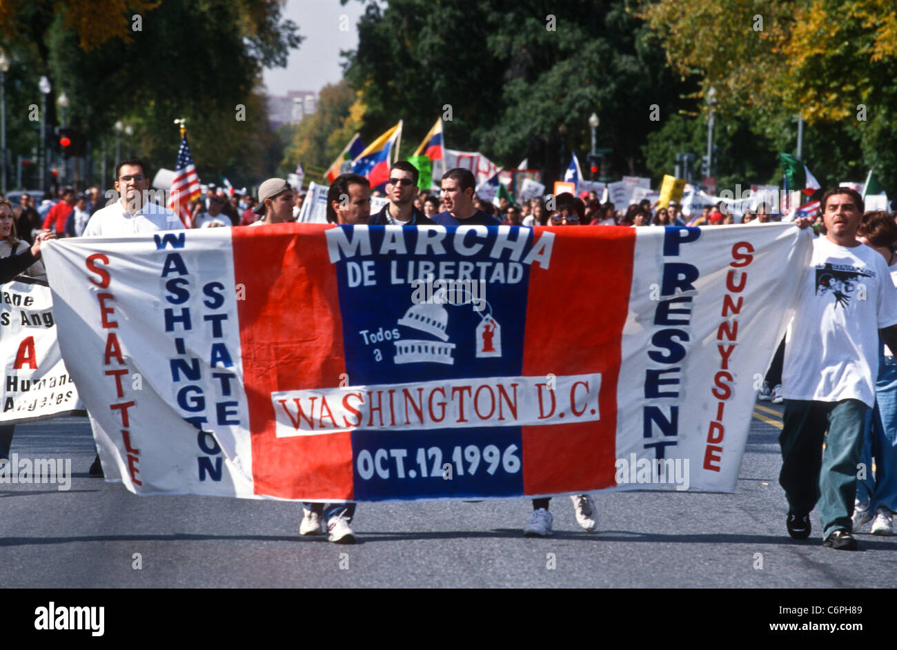Thousands of Hispanic-Americans march demanding simplified citizenship ...