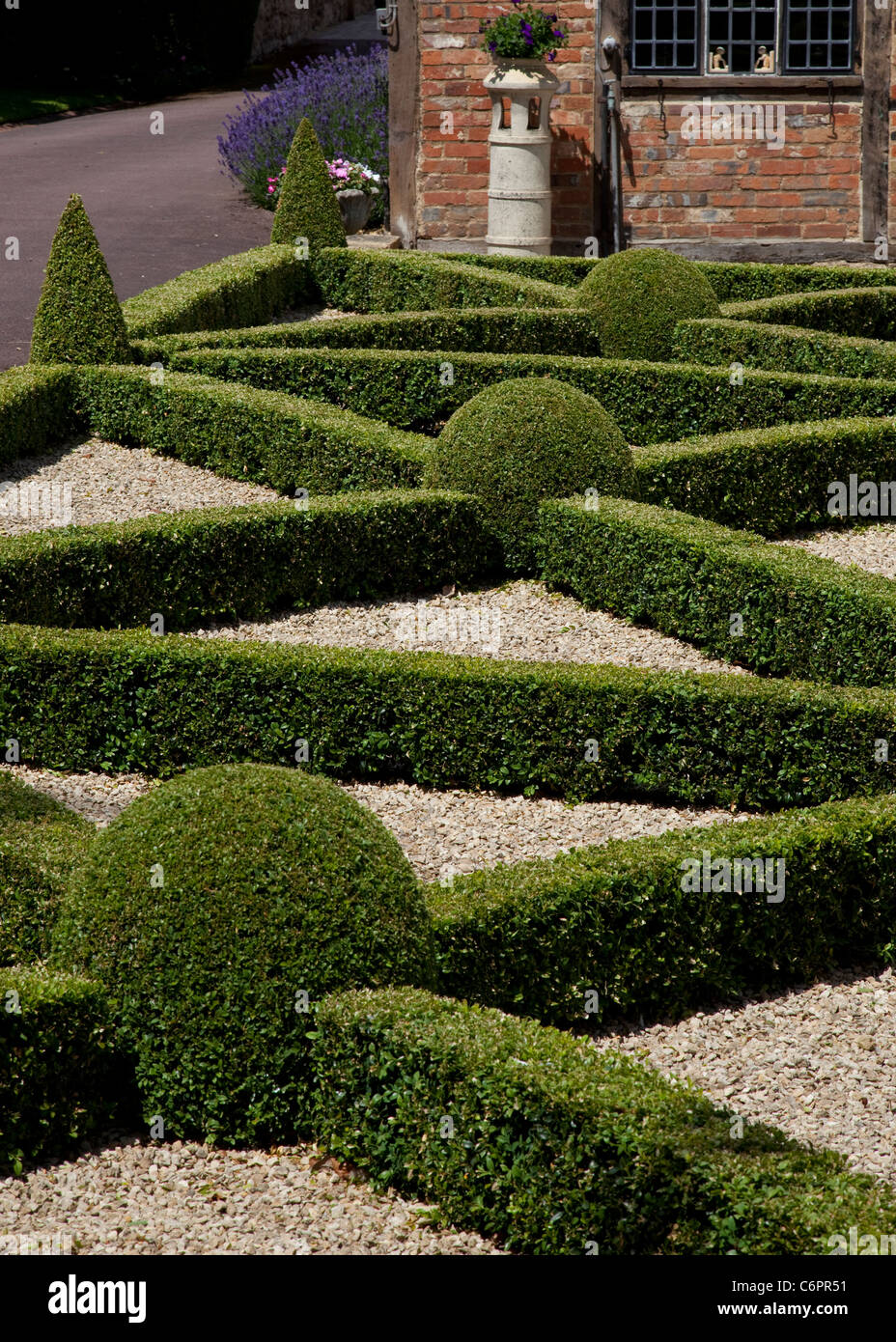 the grand parterre flowerbed, … – License image – 71083975