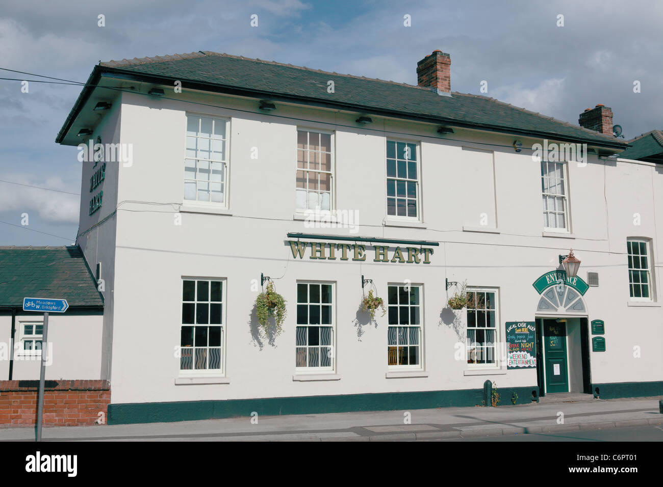 White hart pub uk hires stock photography and images Alamy