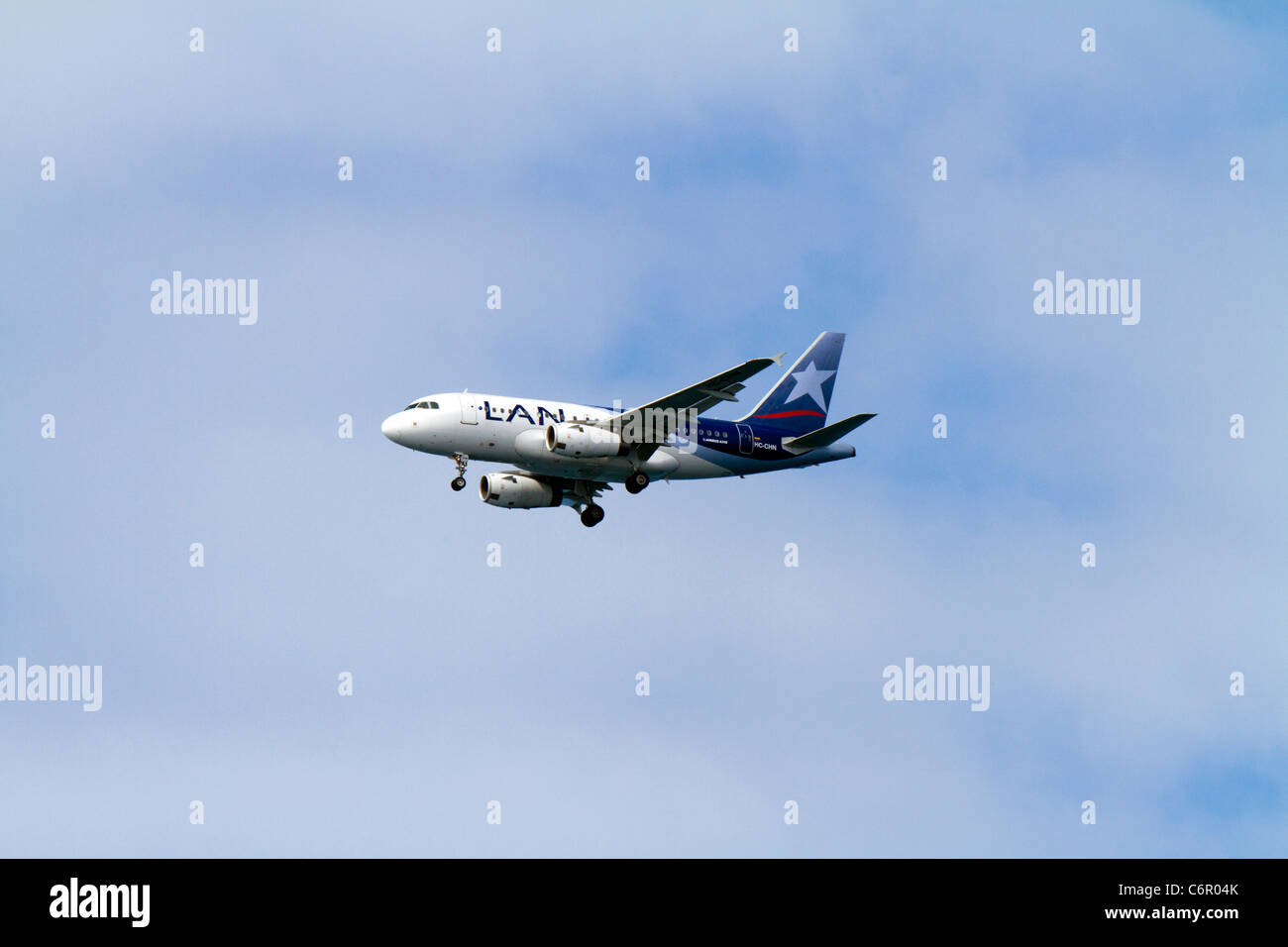 LAN Airbus 318 coming in to land at Baltra airport, Galapagos Islands, Ecuador Stock Photo