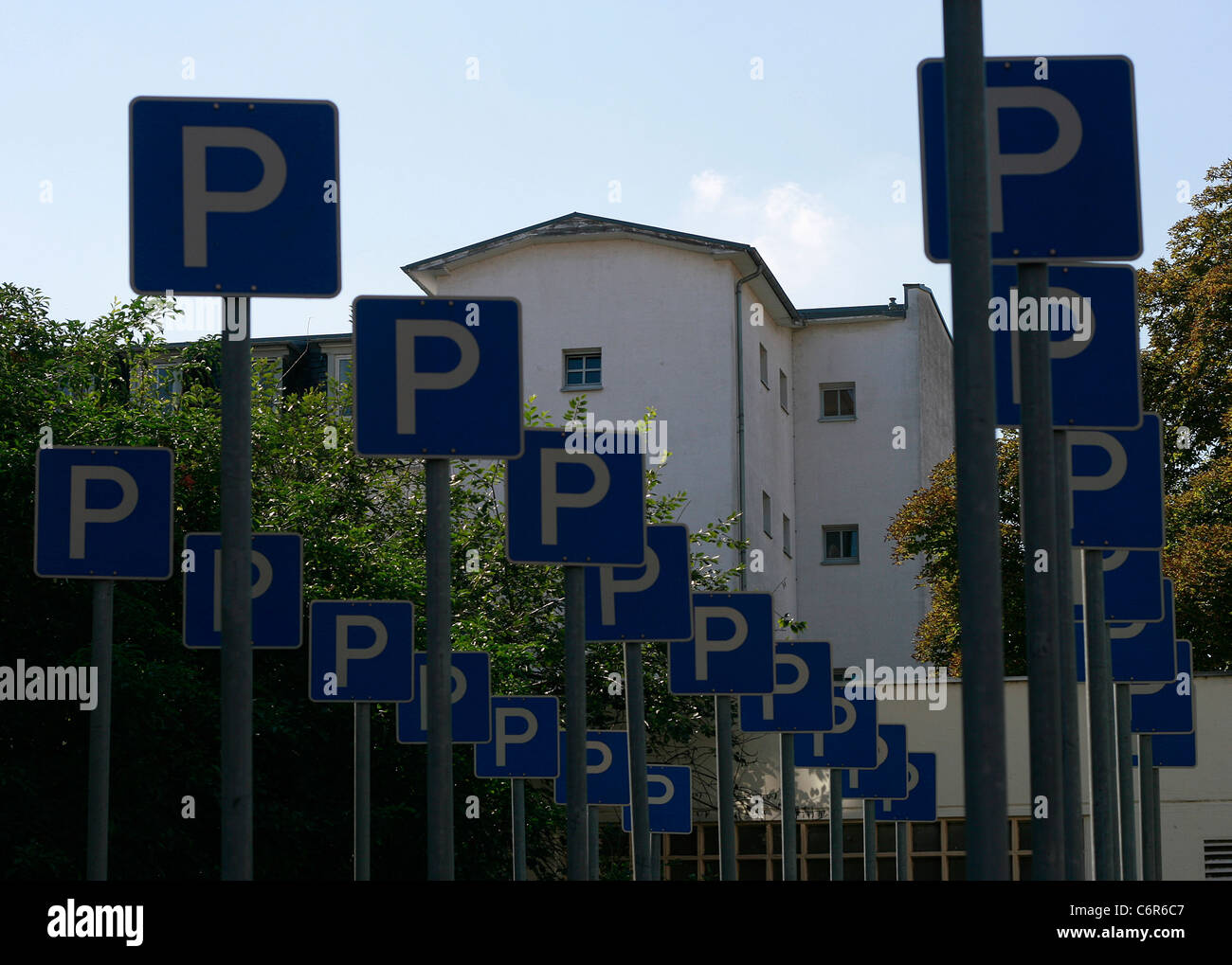 Parking signs germany hires stock photography and images Alamy