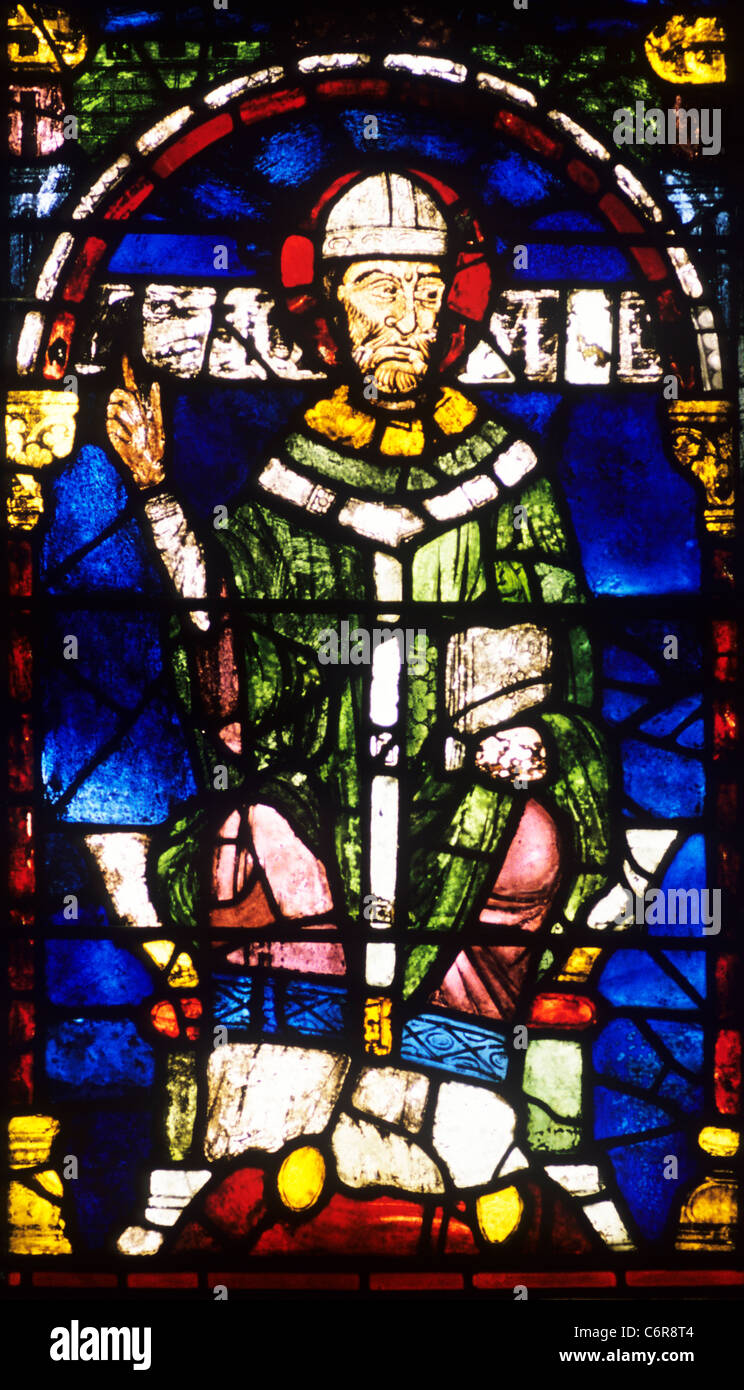 Thomas Becket stained glass window, Canterbury Cathedral English medieval windows England UK Archbishop archbishops Stock Photo