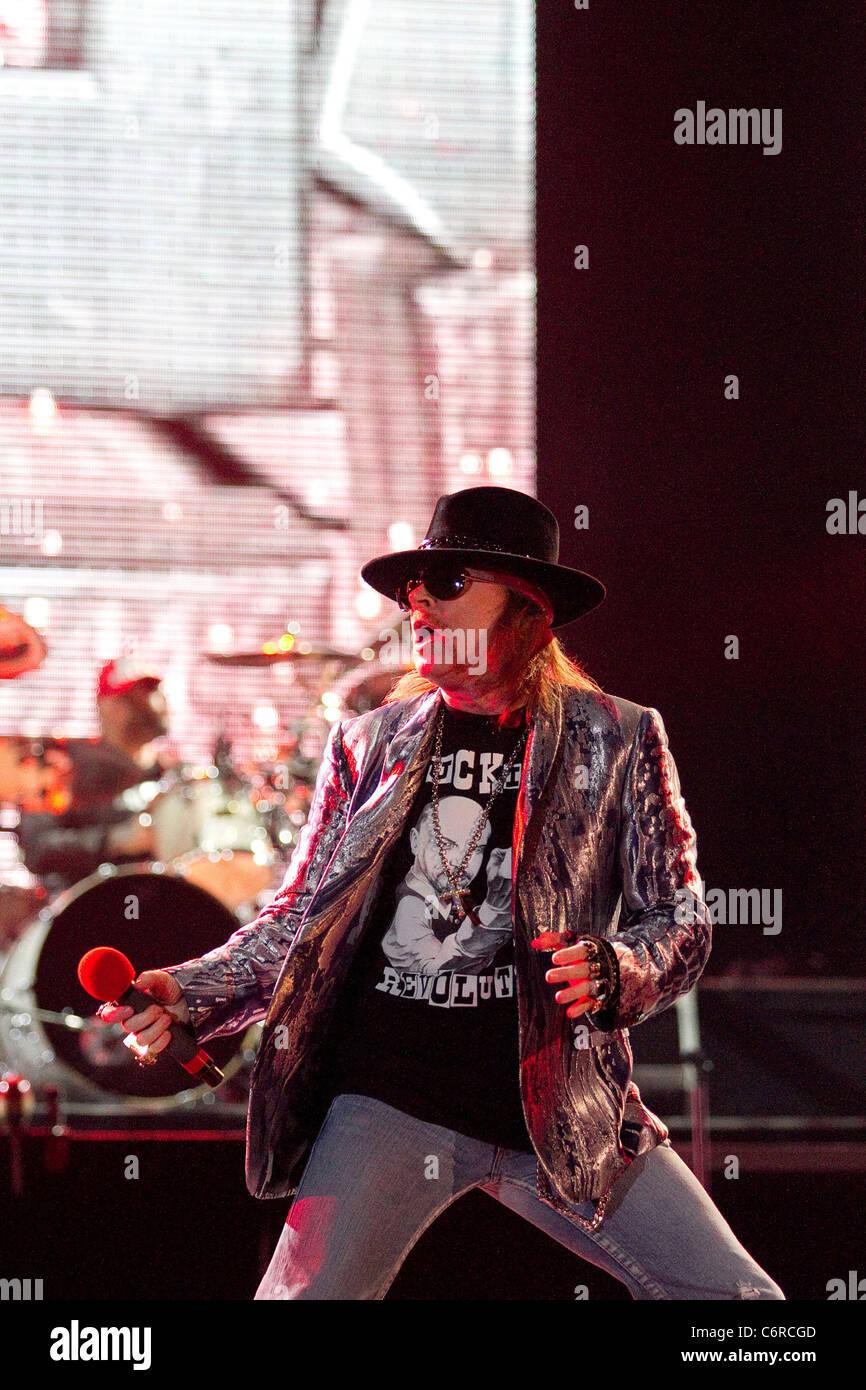 Axl Rose Guns N' Roses performing at the Olympiysky Moscow, Russia -  08.06.10 Stock Photo - Alamy