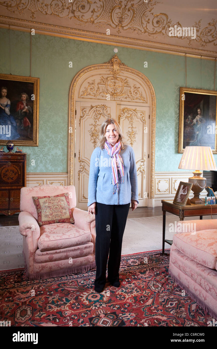 Lady Carnarvon in the Drawing Room, Highclere Castle, Newbury, Berkshire, England, UK. Photo:Jeff Gilbert Stock Photo