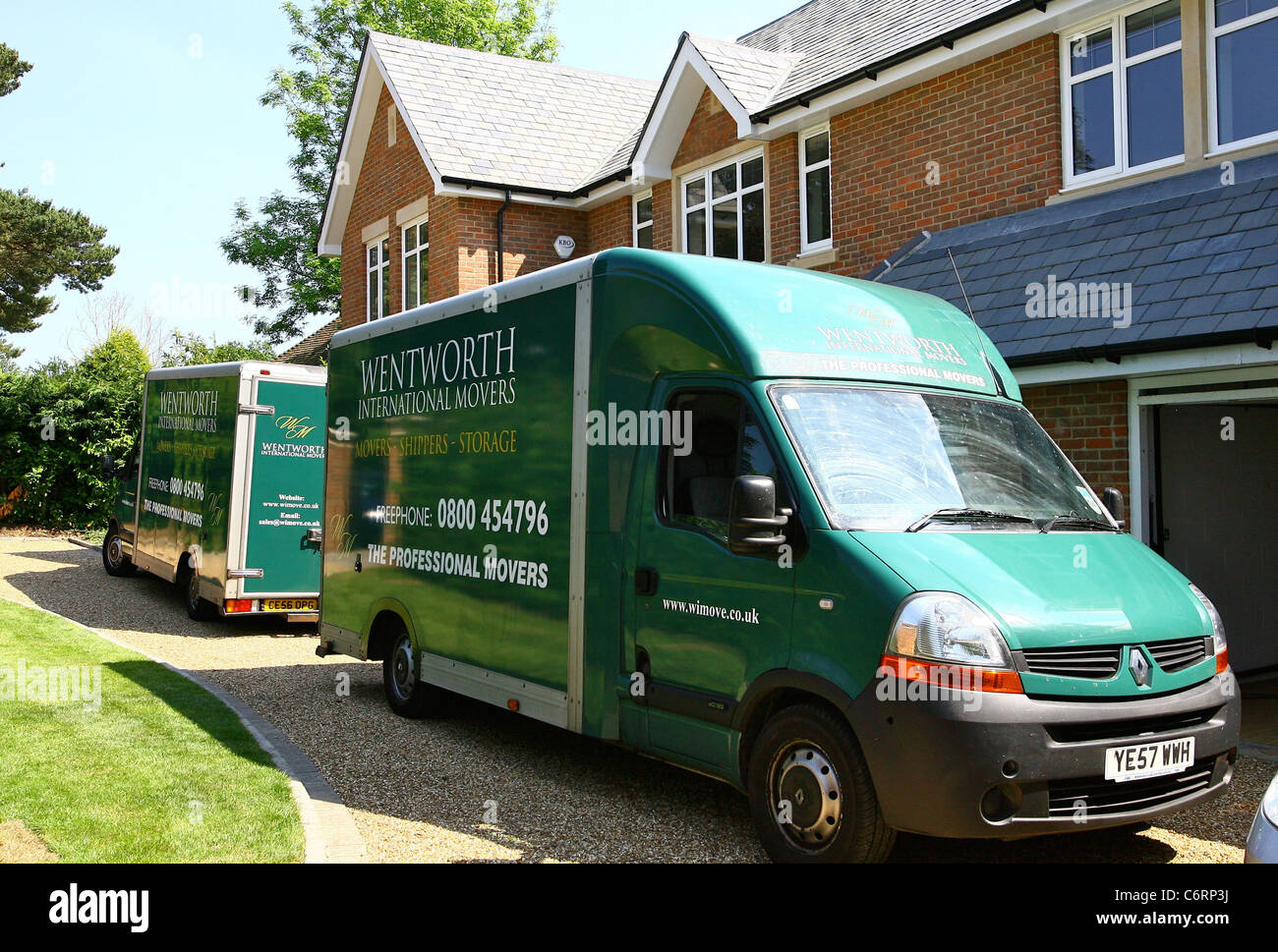 Removal Vans High Resolution Stock Photography and Images - Alamy