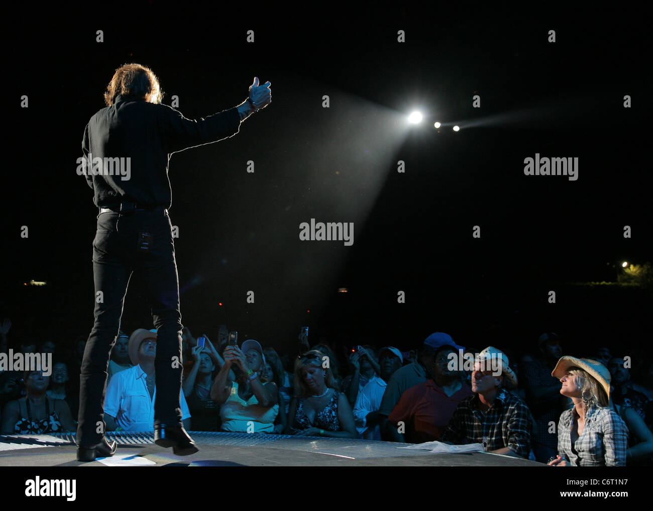 Brooks and Dunn perform during 'The Last Rodeo Tour' at the Cruzan