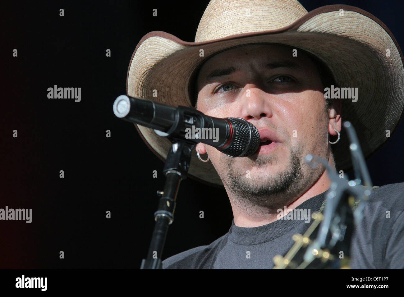 Jason Aldean performing during 'The Last Rodeo Tour' at the Cruzan ...