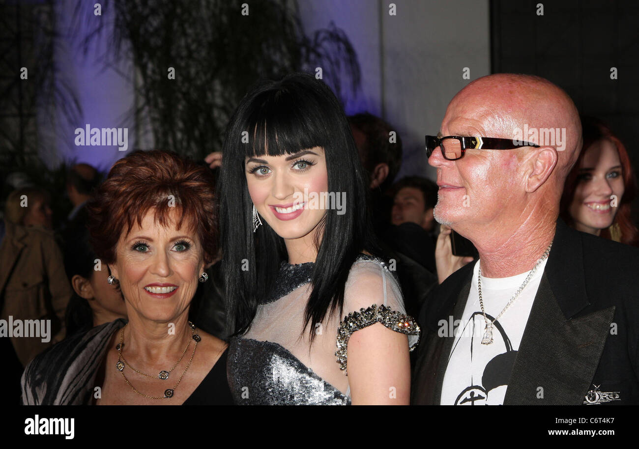 Katy Perry with her parents Keith and Mary Hudson Los Angeles Premiere