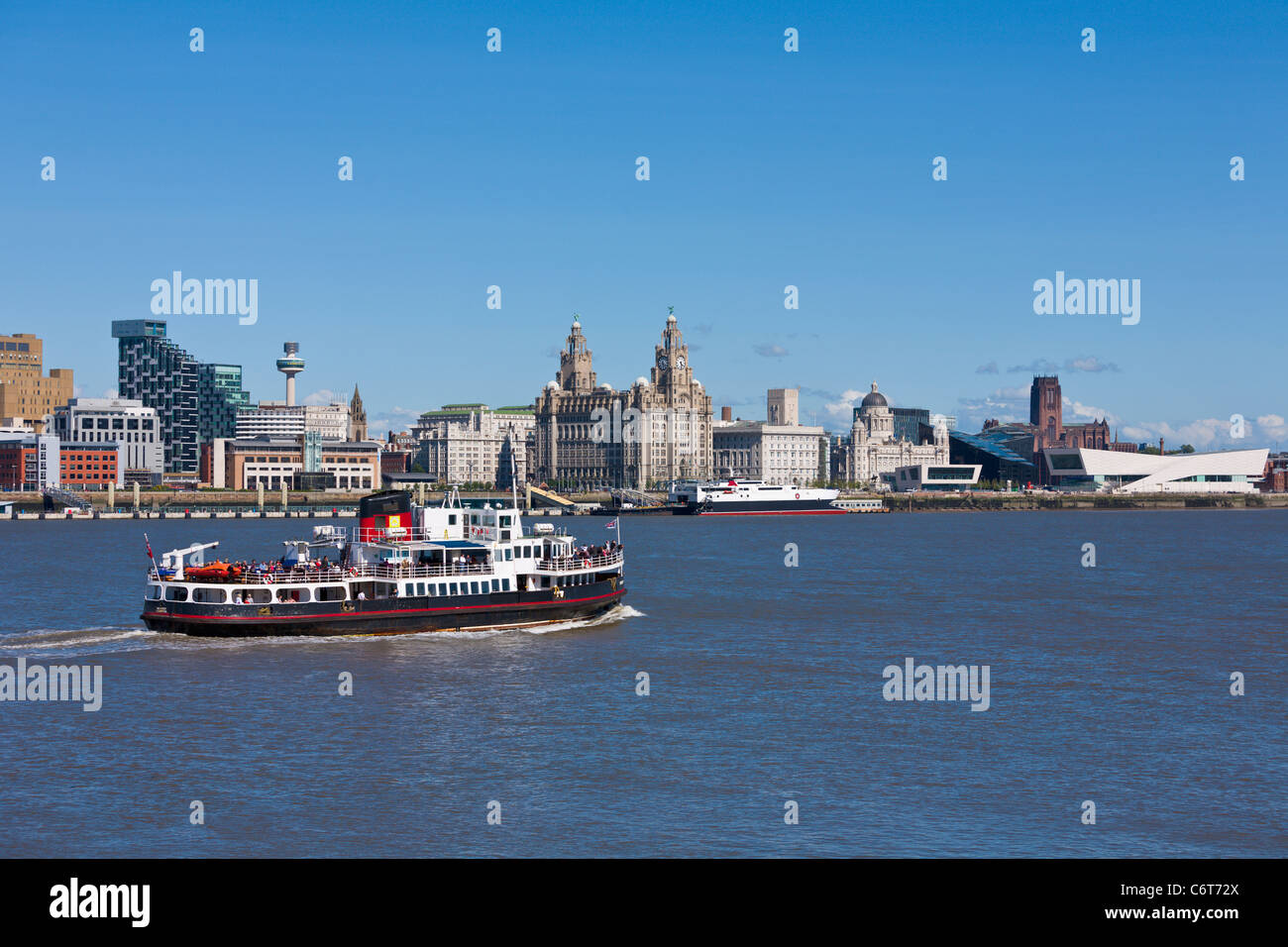 Liverpool skyline and Mersey Ferry, England Stock Photo - Alamy