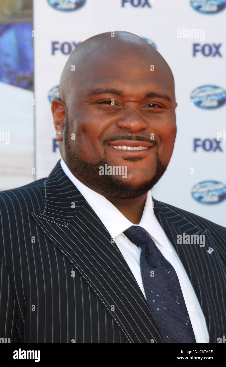 Reuben Stutter American idol season 10 finale hi-res stock photography and images - Alamy