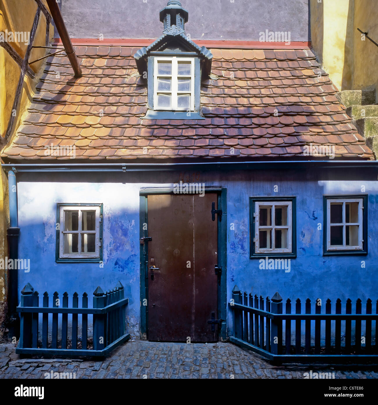 Medieval blue house in Golden Lane, Prague, Czech Republic Stock Photo -  Alamy