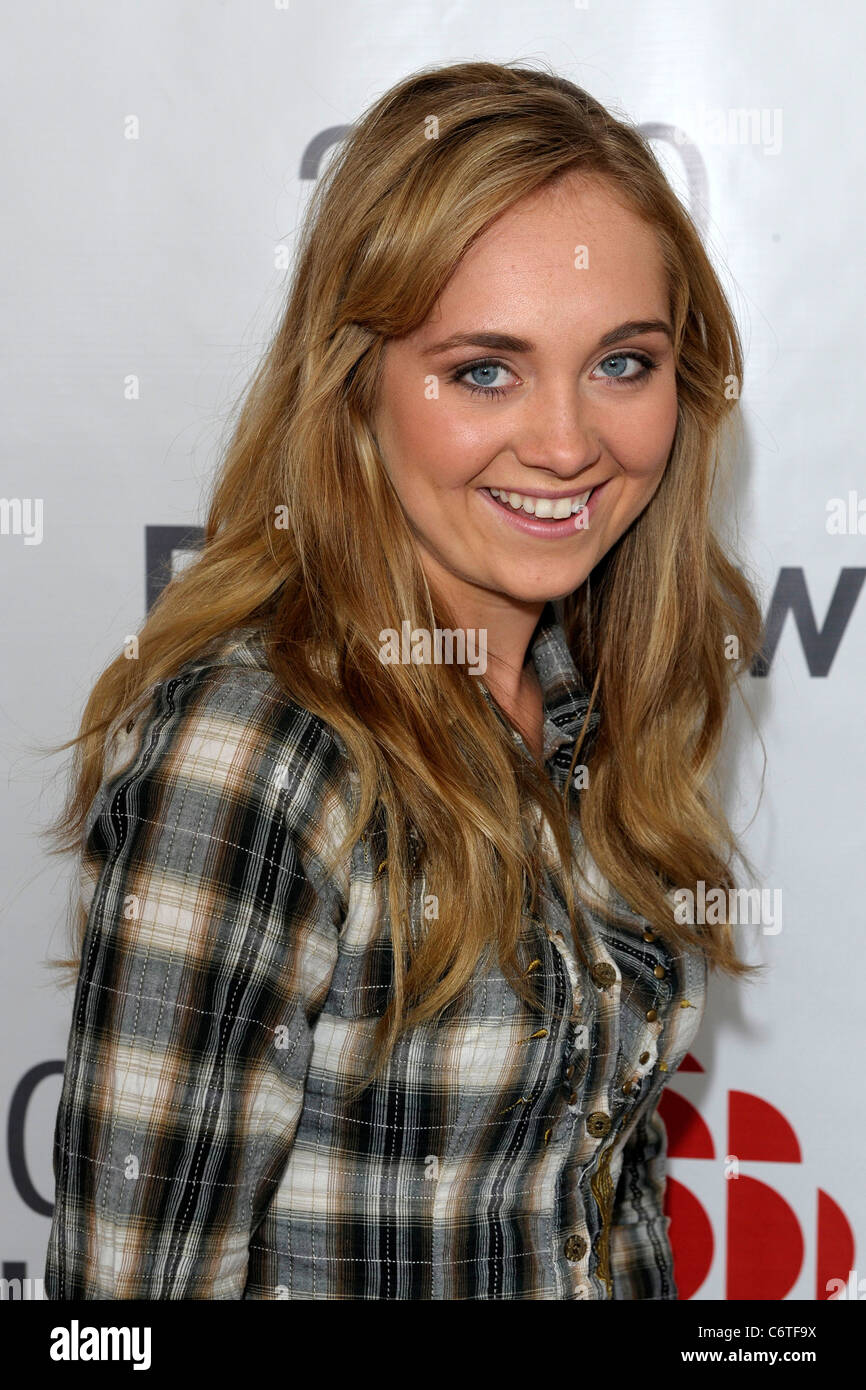 Amber Marshall Cbc Tv Fall 2010 Preview Media Event Red Carpet Toronto Canada Amber Marshall Cbc Tv Fall 2010 Preview Media Event Red Carpet Toronto Canada