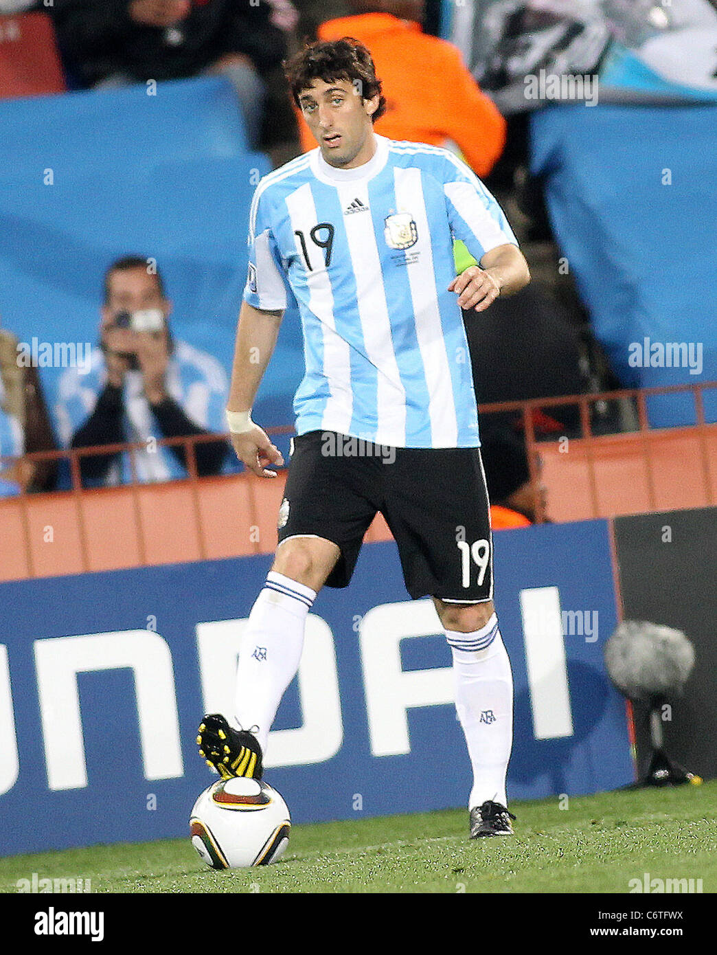 Diego MIlito Argentina beat Nigeria 10 in the 2010 Fifa World Cup