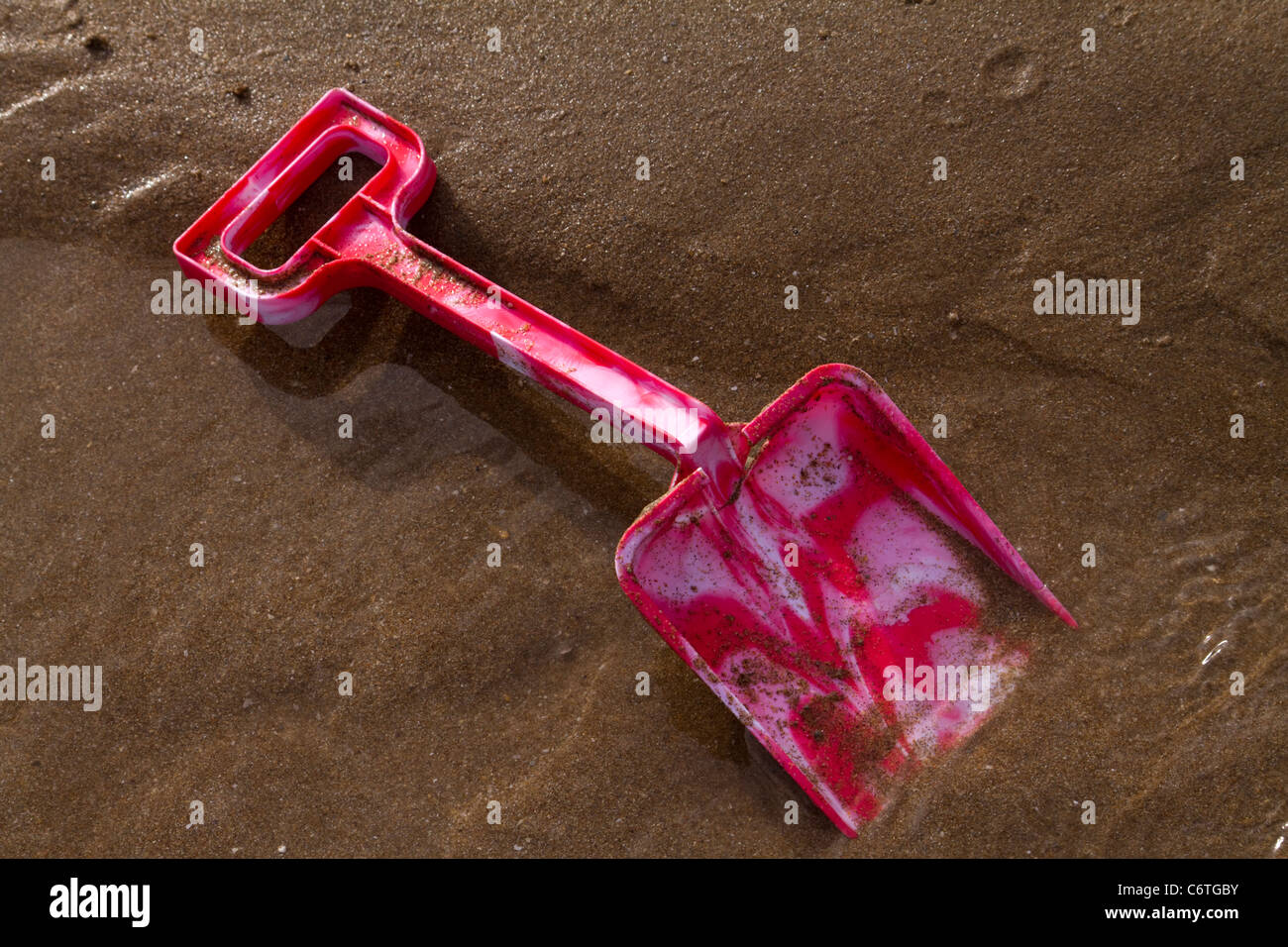 Broken Spade High Resolution Stock Photography and Images - Alamy