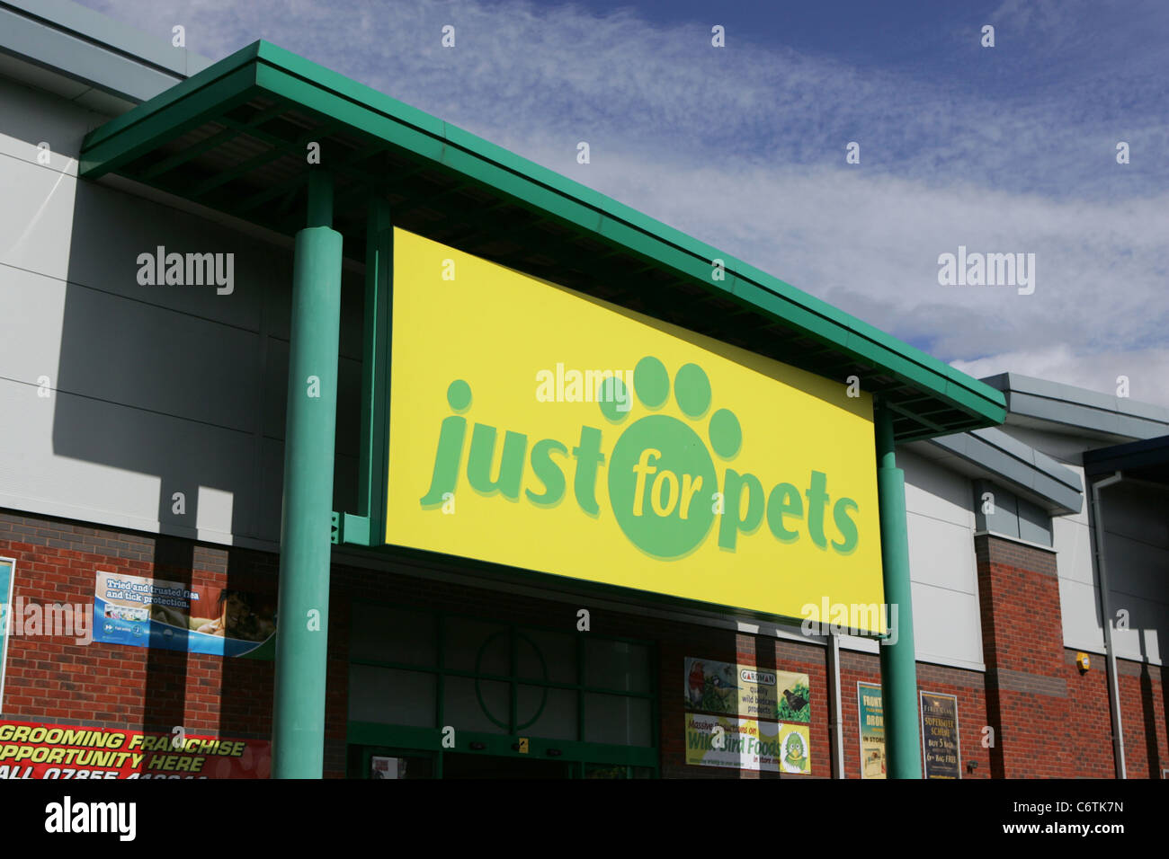 Just for Pets shop front Worcester UK Stock Photo Alamy