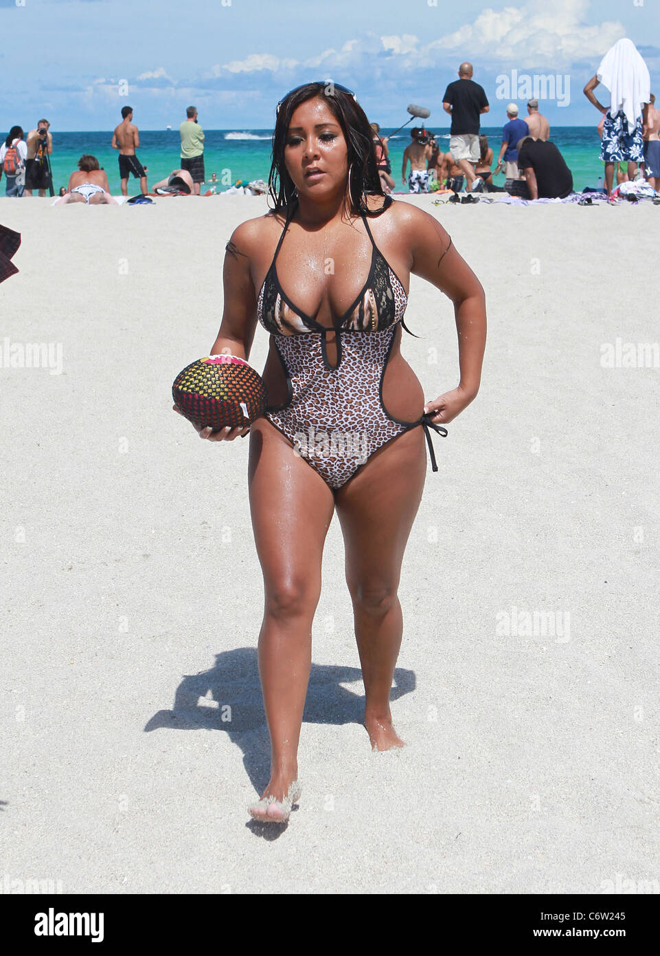 Bikini Snookie naked (23 foto and video), Topless, Paparazzi, Selfie, butt 2018 Bikini Snookie nude (29 foto and video), Topless, Sideboobs, Feet, panties 2006