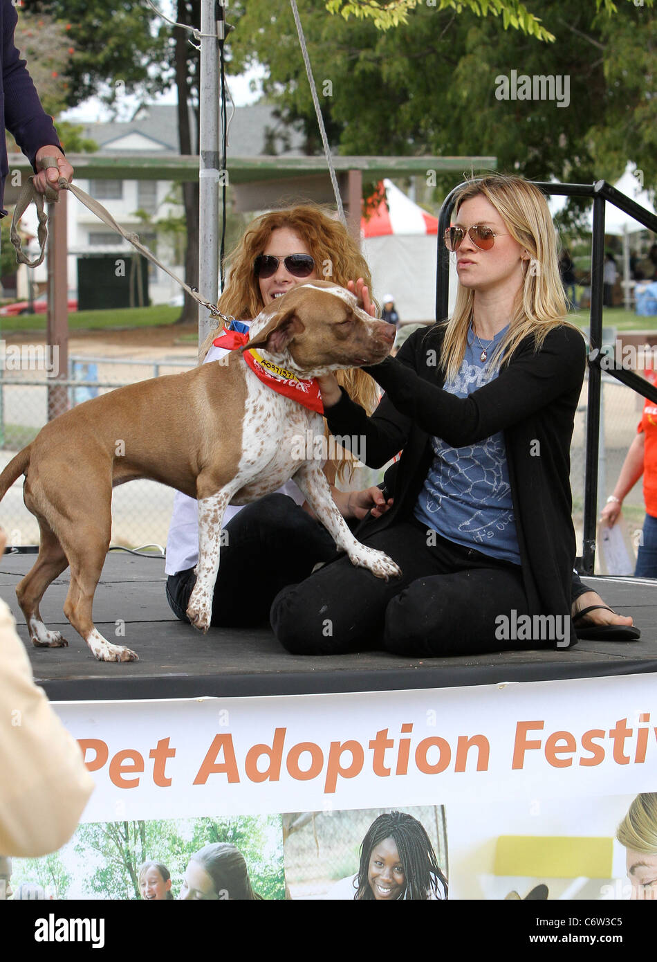 Amy Smart, Best Friends Los Angeles Spring Super Adoption Festival at
