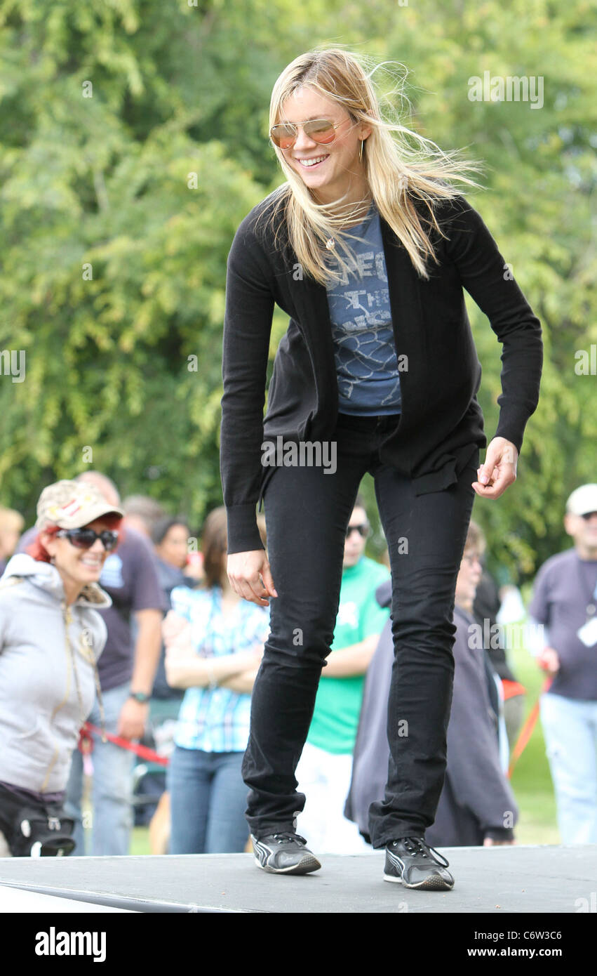 Amy Smart, Best Friends Los Angeles Spring Super Adoption Festival at