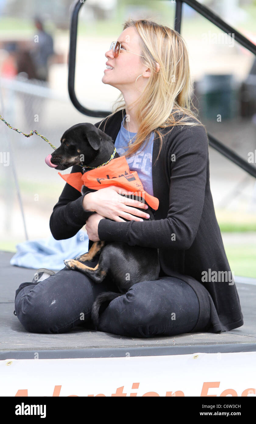Amy Smart, Best Friends Los Angeles Spring Super Adoption Festival at